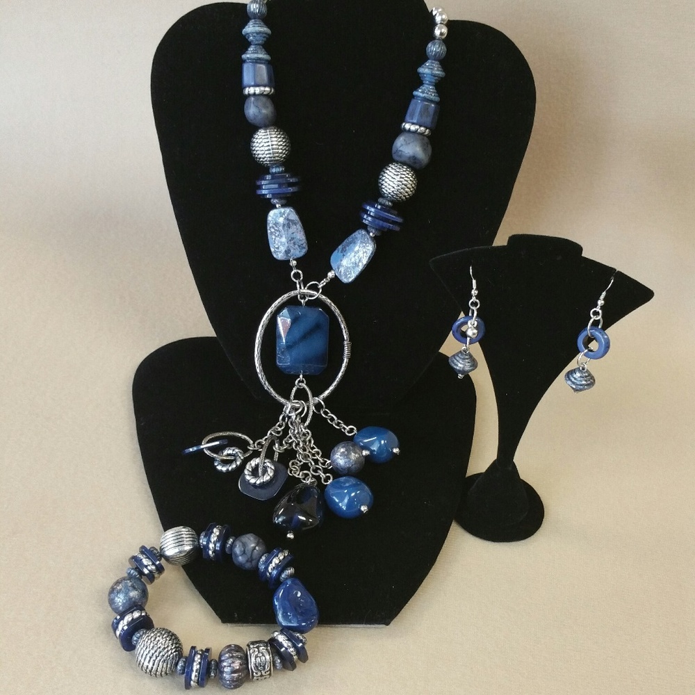 Jewelry Ensemble, Blue beads and silver metal.